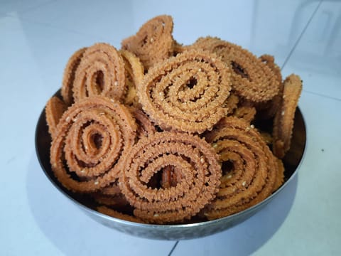 भाजणी चकली - 150 ग्रॅम | खुसखुशीत आणि अस्सल नाश्ता