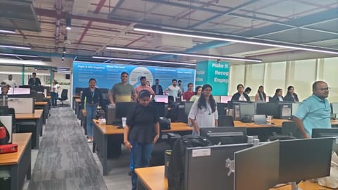 जीवनशैलीच्या विकारांसाठी योग (सोमवार ते शुक्रवार सकाळी ८ वाजता वर्ग)
