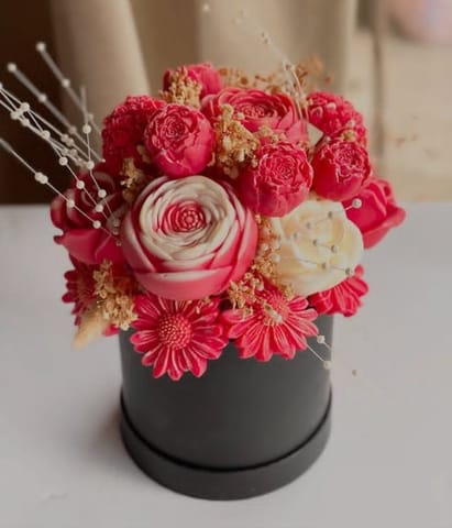 Luxurious Black Box Candle Bouquet