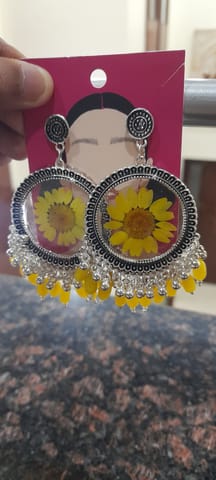 Handmade Resin Jhumka Earrings – Elegant & Lightweight!